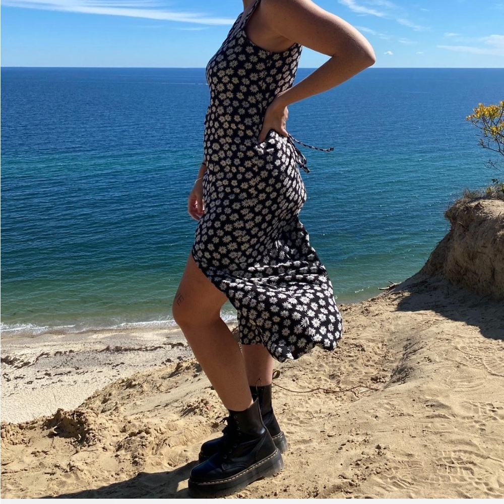 Black and white sunflower slit dress